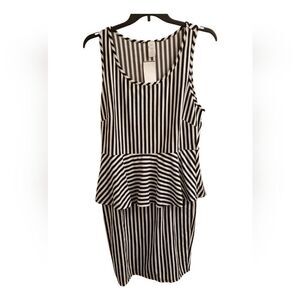 🆕️ Black and White Striped Dress.   Rj330-LucL